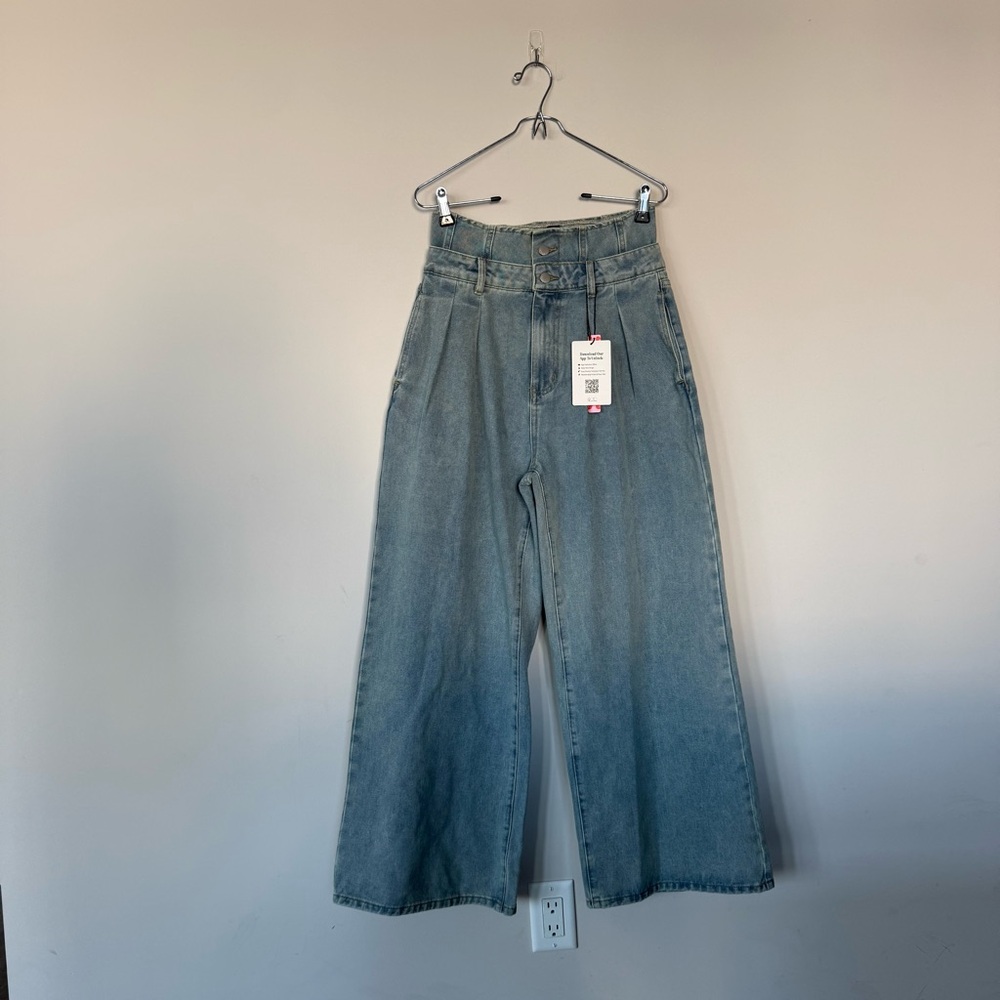 NWT Cider DOUBLE HIGH RISE SOLID BUTTON Wide Leg Jeans Light / Medium Wash - Picture 6 of 13